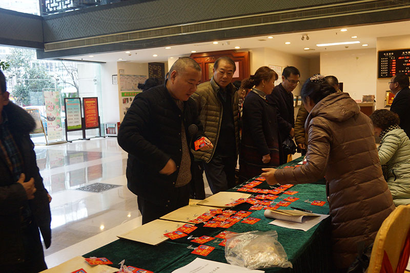 2017.1.6政协委员报到图片 (62).jpg 2017.1.6政协委员报到图片 (62).jpg