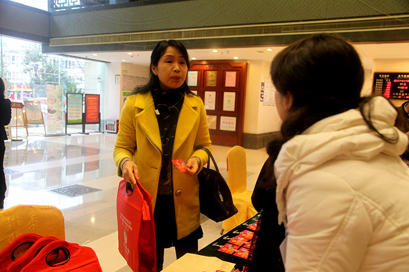 2017.1.6政协委员报到图片 (161).jpg 2017.1.6政协委员报到图片 (161).jpg